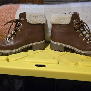 Girls Brown Ankle Boots with Lined Trim.